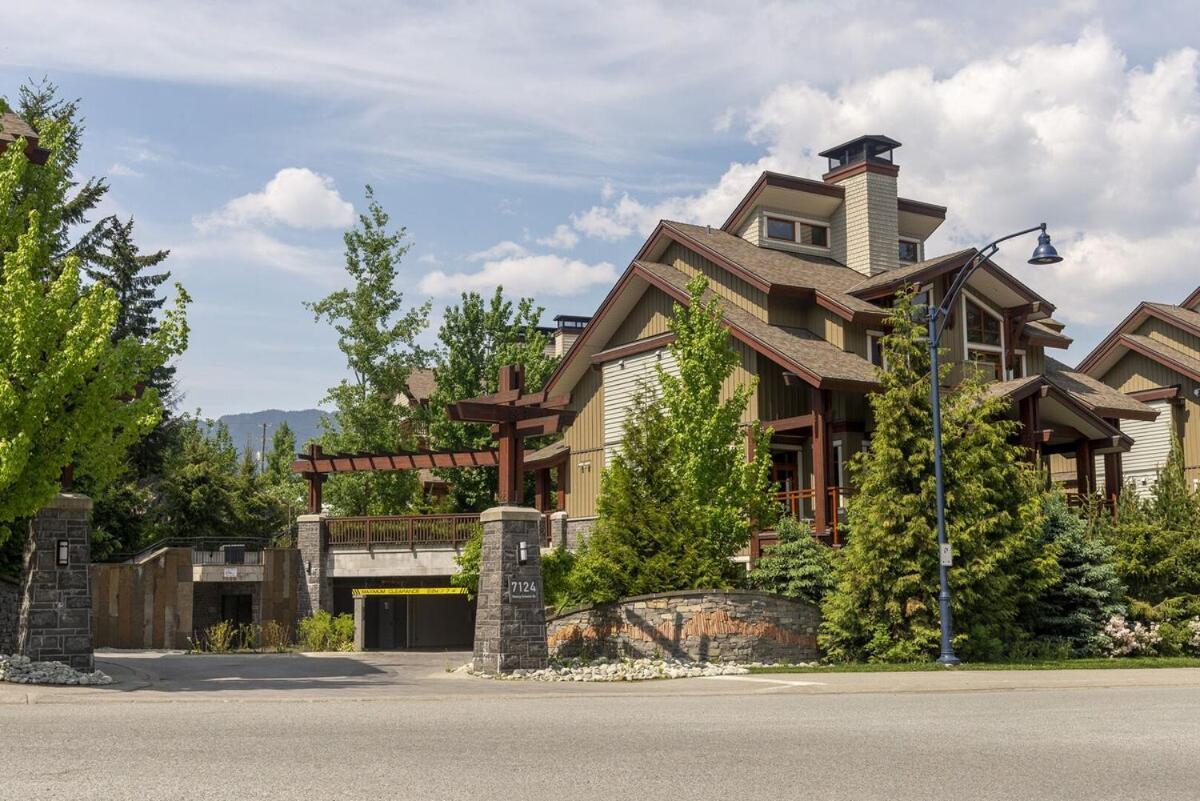 Fitzsimmons Walk 37 By Outpost * Whistler